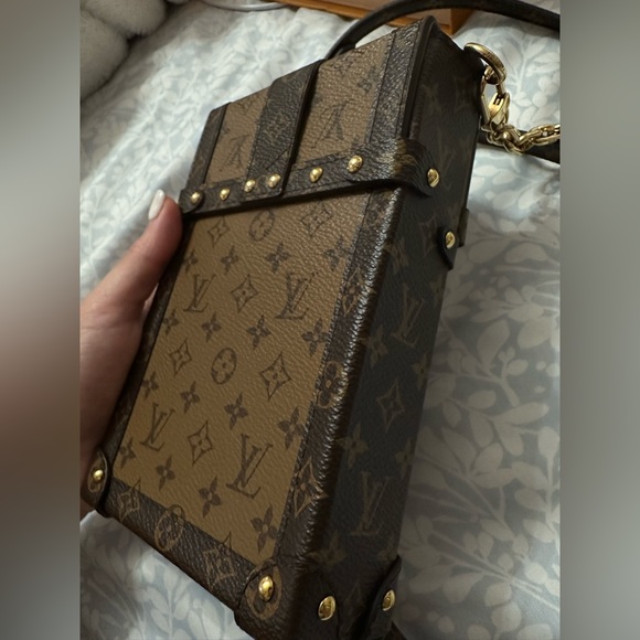 LV Reverse Monogram Vertical Trunk Pochette - Picture 4 of 10